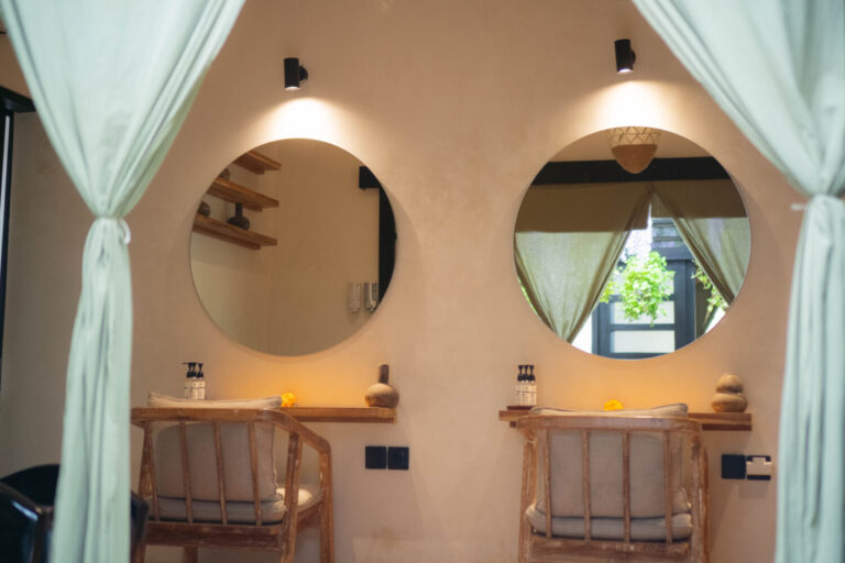 Salon Area